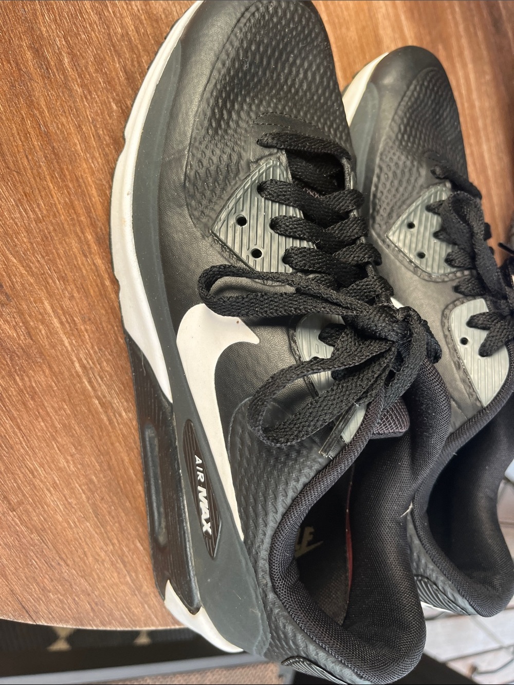 Nike Men’s Black and White Golf Athletic Sneakers